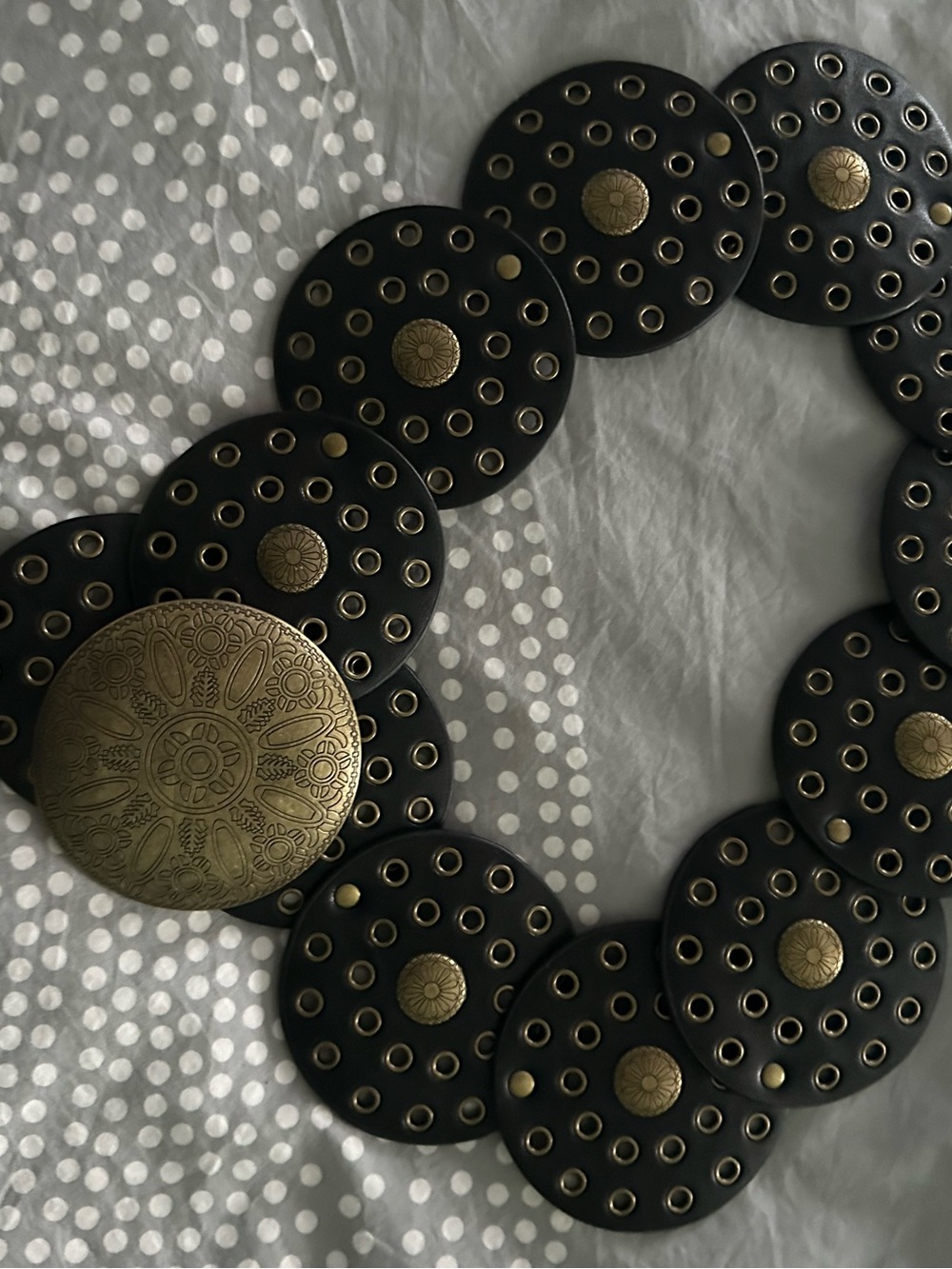 Black and Brass Medallion Circle Link Belt - Picture 5 of 12